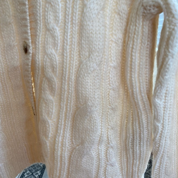 Hollister cream sweater size large - Picture 2 of 13